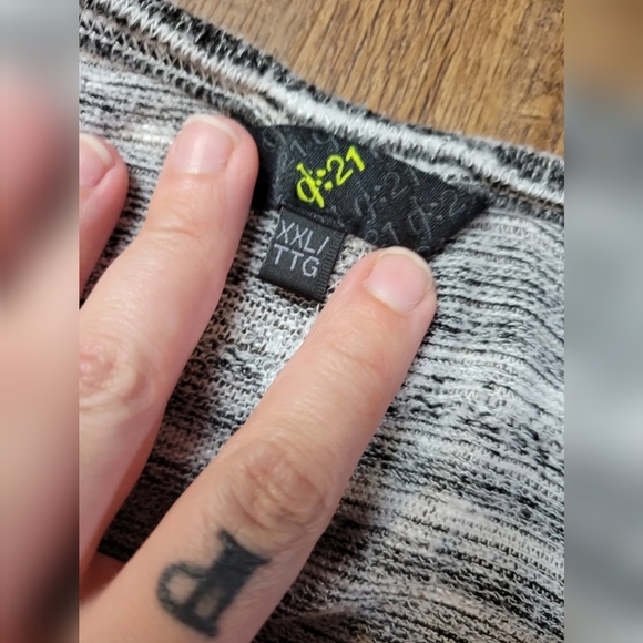 FREE W BUNDLE G21 knit drop armhole tank top - Picture 3 of 8